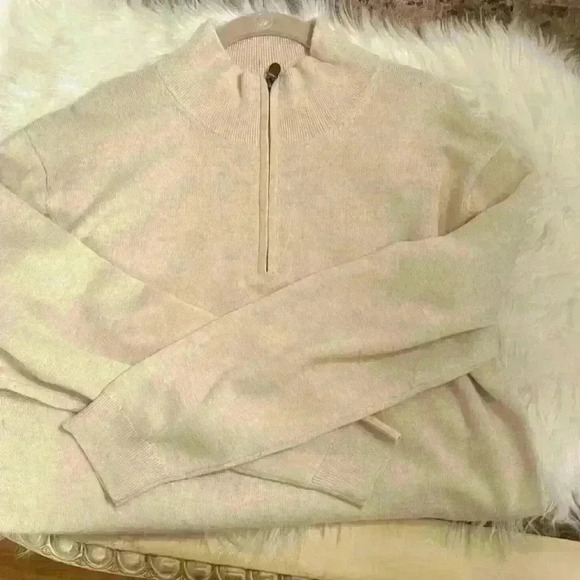 Roundtree & York Oatmeal color with a saddle brown zipper cover size L - Picture 5 of 5